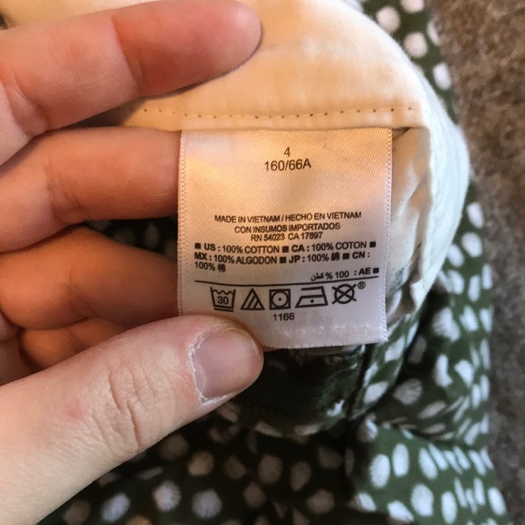 Green Patterned Old Navy Shorts - Picture 4 of 4